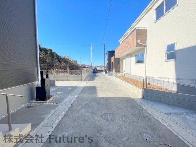 三郷市花和田　新築戸建　全7棟　6号棟の前面道路含む現地写真|前面道路含む現地写真です。