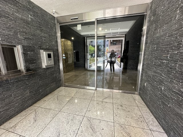【エントランス】 | リアライズ布施駅前