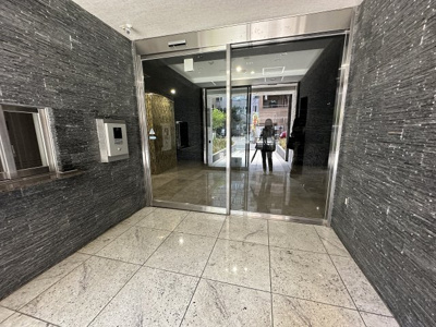 【エントランス】 | リアライズ布施駅前