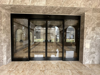 【エントランス】 | PHOENIX CLOVE TOMOI