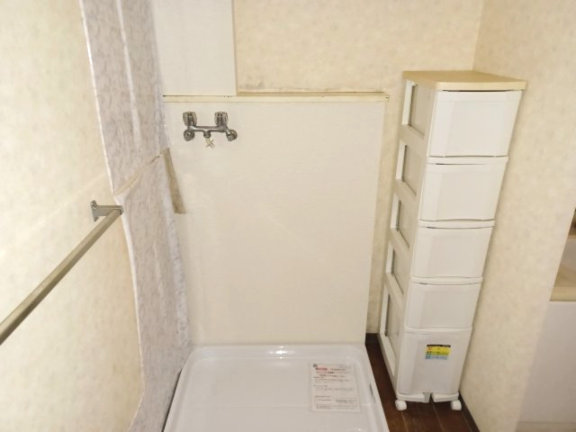 パークタウン五領第6団地 ６号棟 （403号室）のランドリースペース