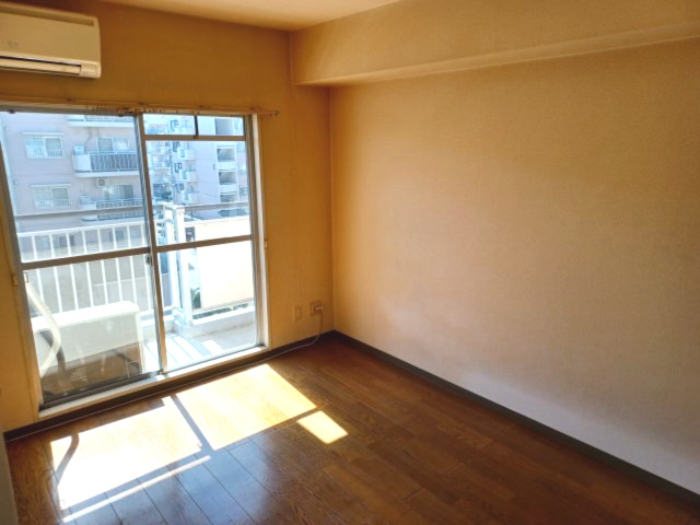 パークタウン五領第6団地 ６号棟 （403号室）の洋室|洋室5.5帖