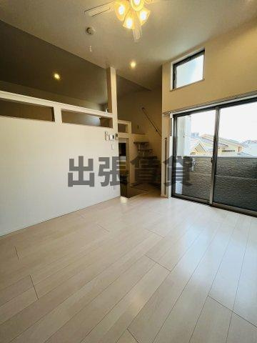 仲介手数料0円！ドンドンパークの居間・リビング