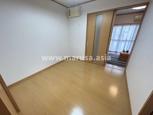 福崎アパートの洋室