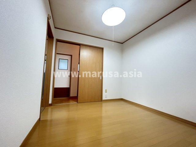 福崎アパートの洋室