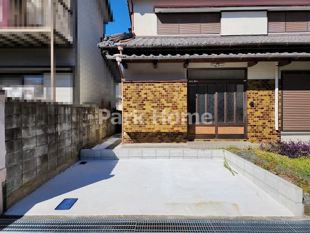 高知市朝倉東町-中古戸建ての駐車場