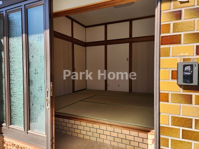 高知市朝倉東町-中古戸建ての玄関