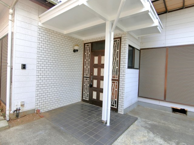 九十九里戸建ての玄関