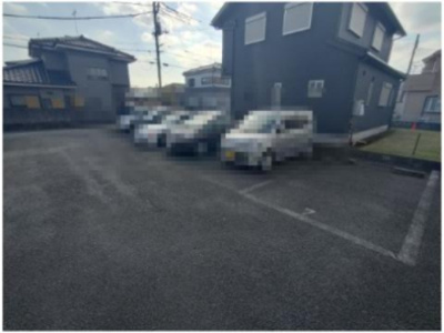 【駐車場】 | エーデルハイム加倉 | 駐車場に車を止められます