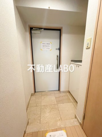 ジュネーゼグラン弁天町の玄関