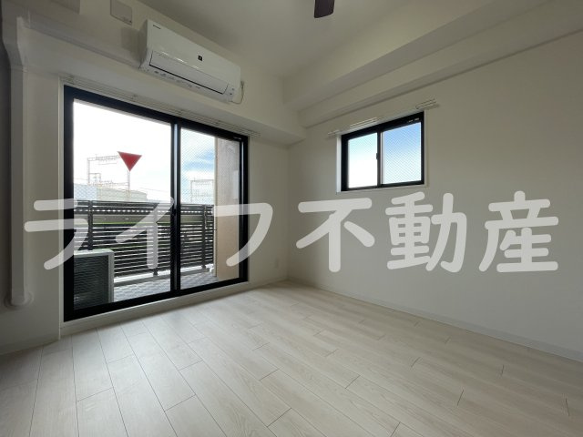 Luxe布施東2の内装|明るい室内です