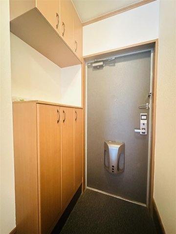 バルビゾンTMの玄関