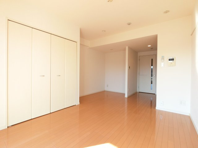 ミツヤ富浜マンションの居間・リビング