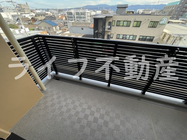 Luxe布施東2のバルコニー|バルコニーからの眺めを楽しみながら食事をしませんか