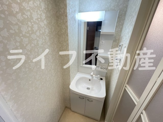 Luxe布施東2の独立洗面台|独立洗面台あり、毎朝おしゃれに忙しい女性の方におすすめです