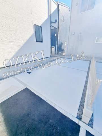 4号棟　リナージュ　越谷市東越谷10丁目新築戸建て全6棟の駐車場