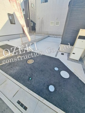 5号棟　リナージュ　越谷市東越谷10丁目新築戸建て全6棟の駐車場