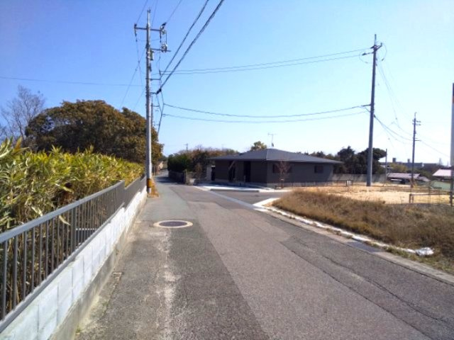 【前面道路含む現地写真】 | アーバンシティー常盤東 | 団地前の前面道路