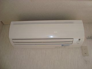 【設備】 | ベルメゾン菰口A | エアコン