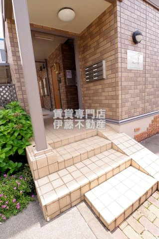 マノワール E・Yのエントランス