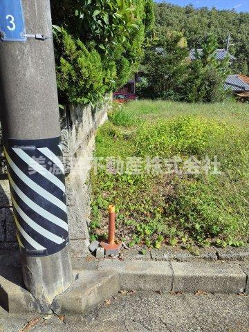 ６１９３２　岐阜市大蔵台土地の外観|西側境界付近
