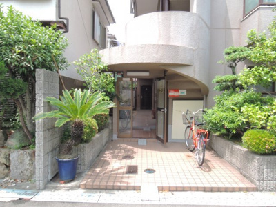 【エントランス】 | ロイヤルキャビン