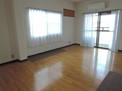 【居間・リビング】 | ロイヤルキャビン