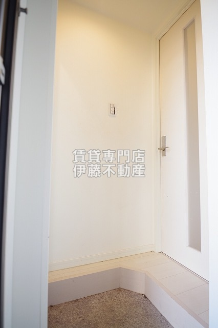 ネマーレ大曽根の玄関