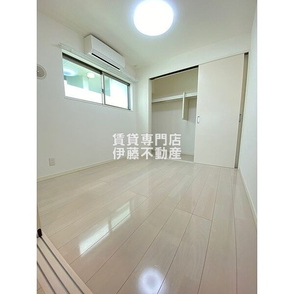 ネマーレ大曽根の洋室