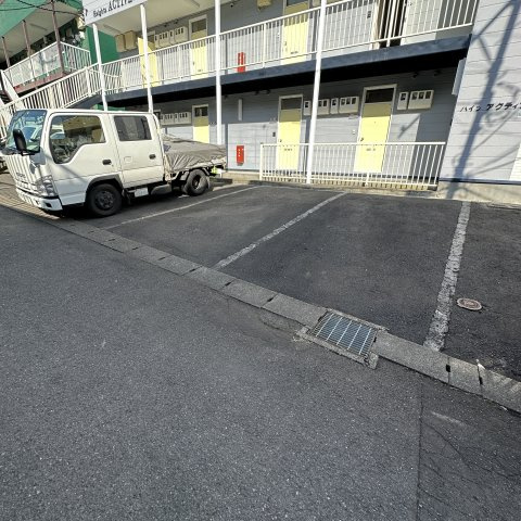 ハイツアクティブの駐車場