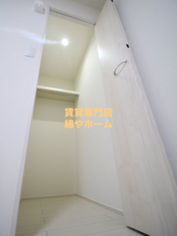 フジパレス加賀屋Ⅰ番館の収納|小物を収納するのに便利です