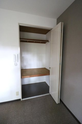 【収納】 | サンヴューパレス空港 | 別号室の写真になります。現況優先。