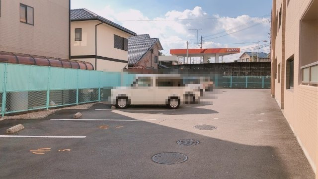 マナーコートの駐車場