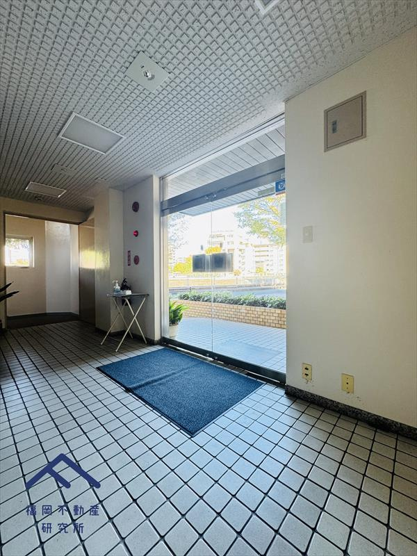 鳥飼リバーハイツのエントランス