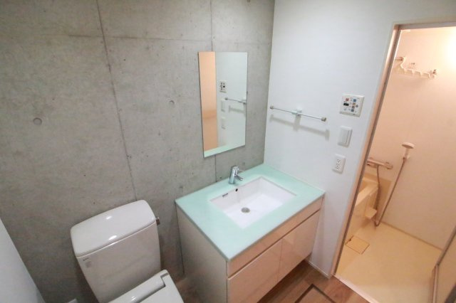 プレシャス青葉台の独立洗面台|前回募集時の写真です。現況優先