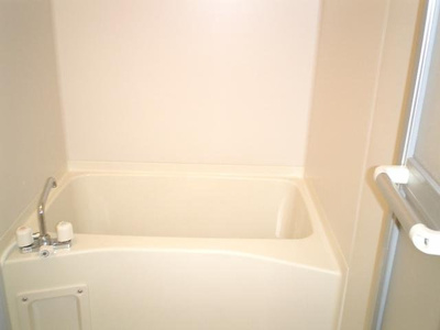 【浴室】 | フェリエ博多 | 別号室の写真になります。現況優先。