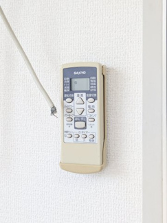 【設備】 | サニータウンE棟 | エアコン用リモコン