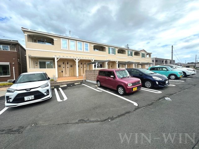 リーヴプランタン Ⅱ Bの駐車場