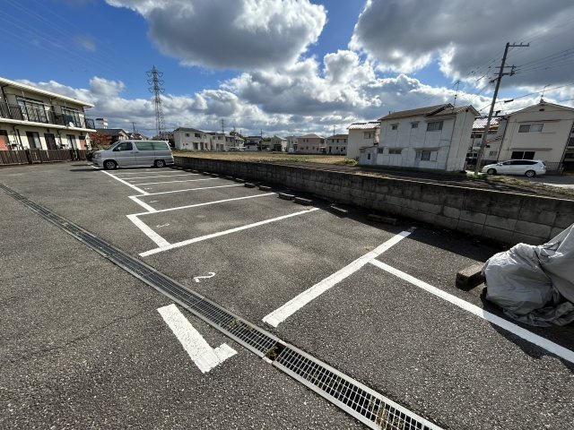 赤石パルメゾンの駐車場