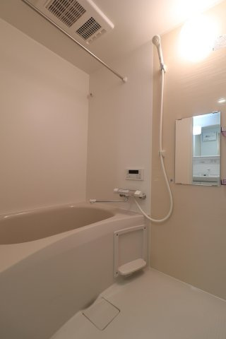 【浴室】 | Crecia香椎 | 別号室の写真になります。現況優先。