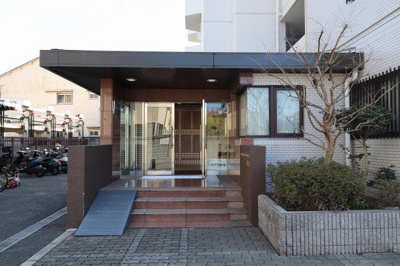 【エントランス】 | リベラルパレス城東B棟