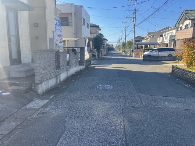 熊谷市妻沼東　中古戸建の前面道路含む現地写真|現地前面道路（２０２３年１０月２７日）撮影