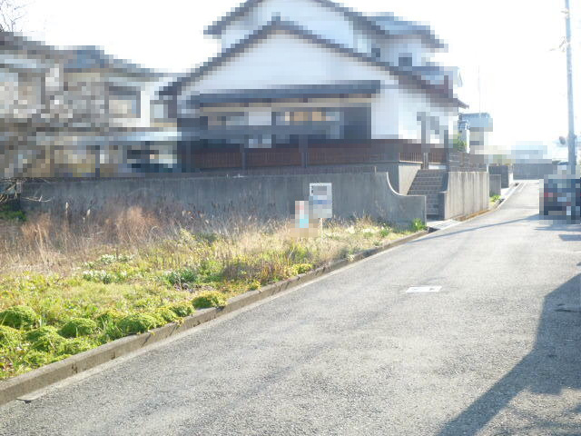 吾川郡いの町枝川　売土地の前面道路含む現地写真