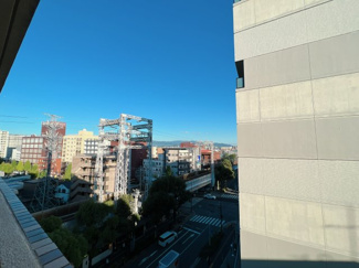 【展望】 | 陽当たりはもちろん、前面建物と距離があるので眺望も良好です。