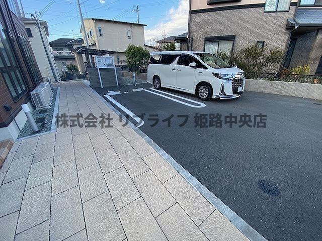 Central Sの駐車場|駐車場があるので、車を買う予定の方も安心です