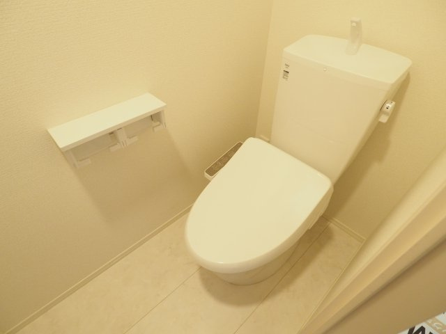 温水洗浄便座付きトイレ