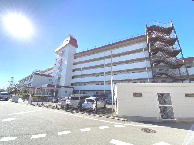 名島コーポの外観|福岡市東区名島二丁目、総戸数101戸、6階建！