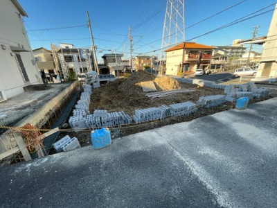 【前面道路含む現地写真】 | 守山区向台2２-1期　全2棟(公開) 2号棟　仲介手数料無料 | 外観
