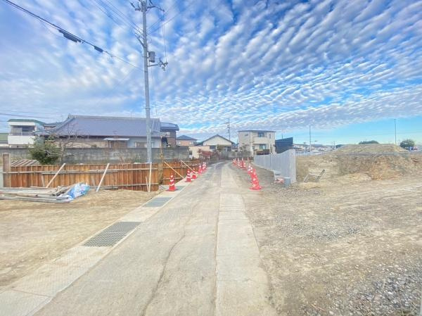 岩出市根来分譲地（16号地の内容）の前面道路含む現地写真