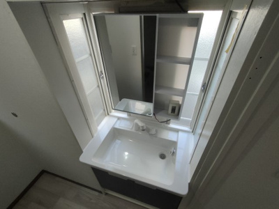 【独立洗面台】 | 岩槻区東町1丁目戸建て | 独立洗面化粧台が付いています